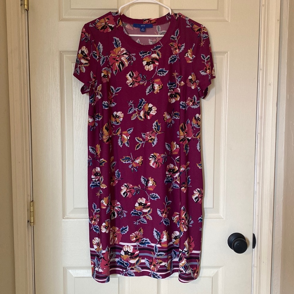 APT 9 Dress with floral pattern